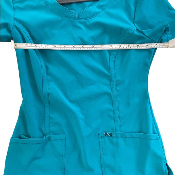 Cherokee Infinity Scrub Top XS in Teal - Picture 9 of 14